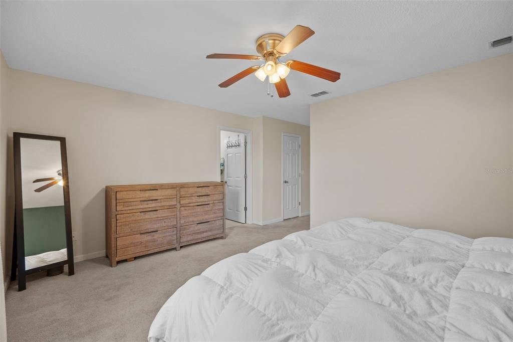 Activo con contrato: $279,900 (3 camas, 2 baños, 1692 Pies cuadrados)