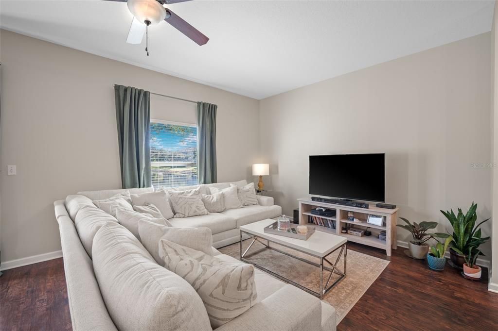 Activo con contrato: $279,900 (3 camas, 2 baños, 1692 Pies cuadrados)