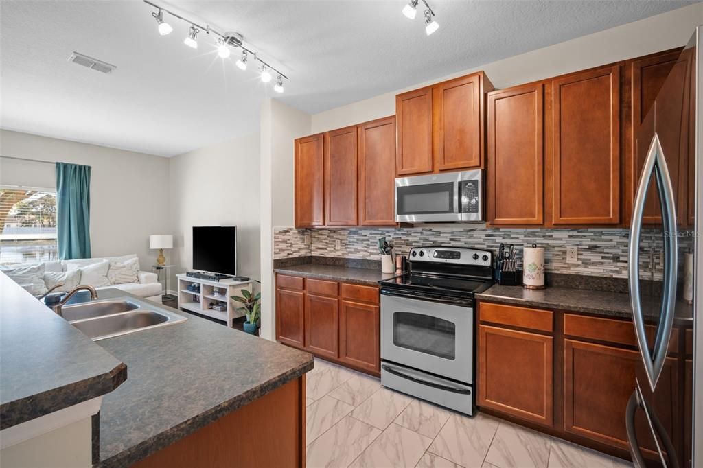 Activo con contrato: $279,900 (3 camas, 2 baños, 1692 Pies cuadrados)