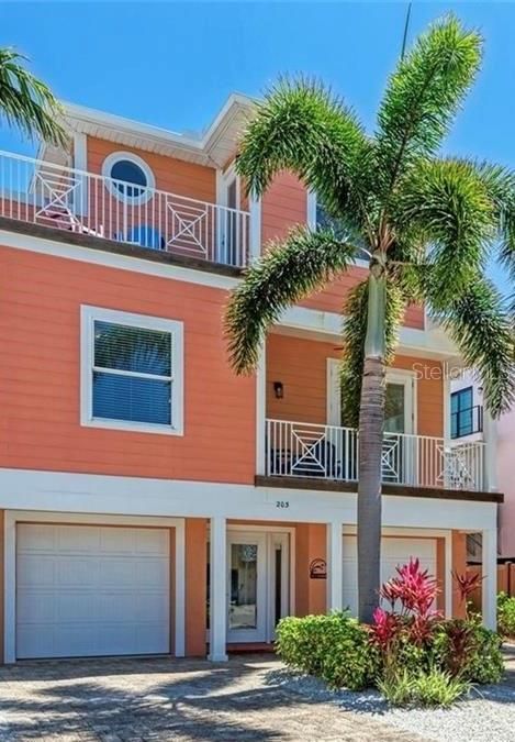На продажу: $2,995,000 (5 спален, 3 ванн, 2636 Квадратных фут)