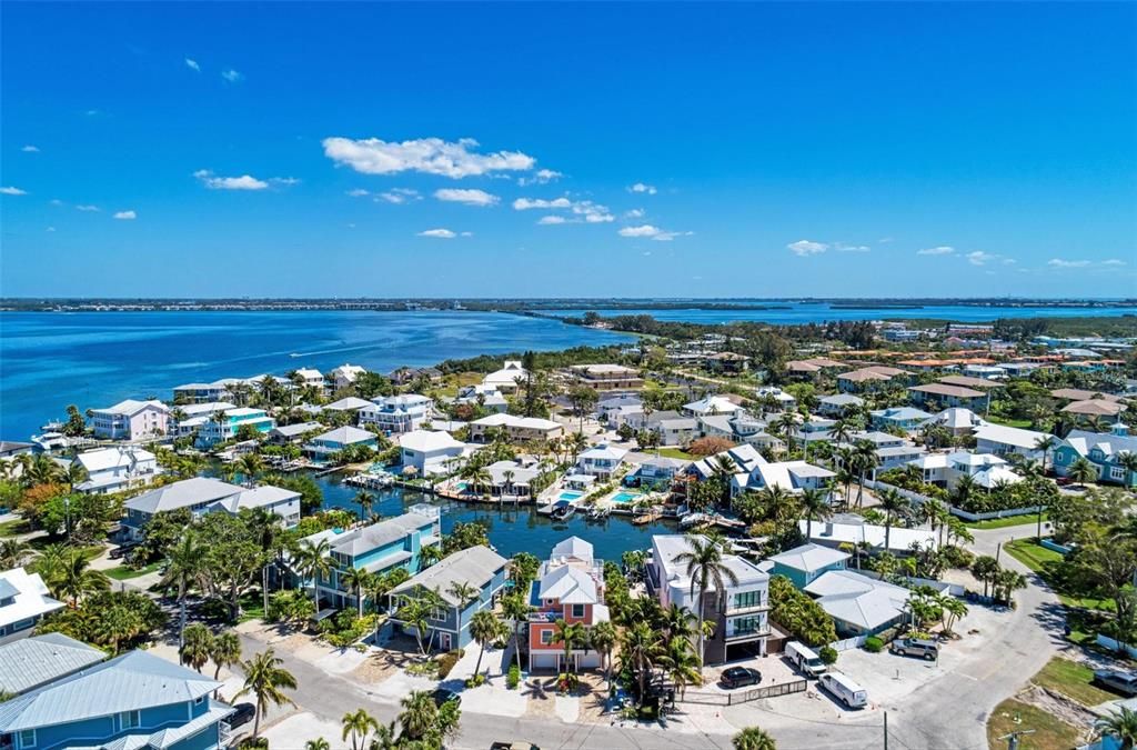 На продажу: $2,995,000 (5 спален, 3 ванн, 2636 Квадратных фут)