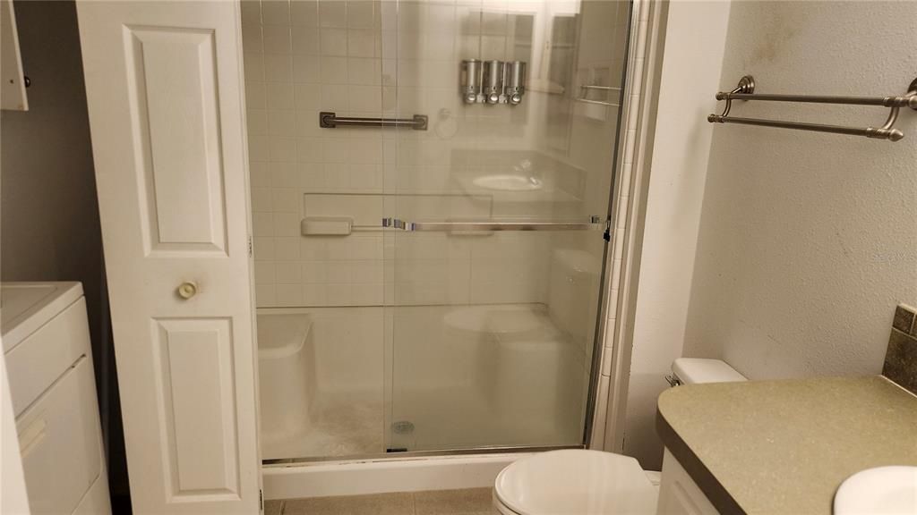 Activo con contrato: $115,000 (1 camas, 1 baños, 645 Pies cuadrados)