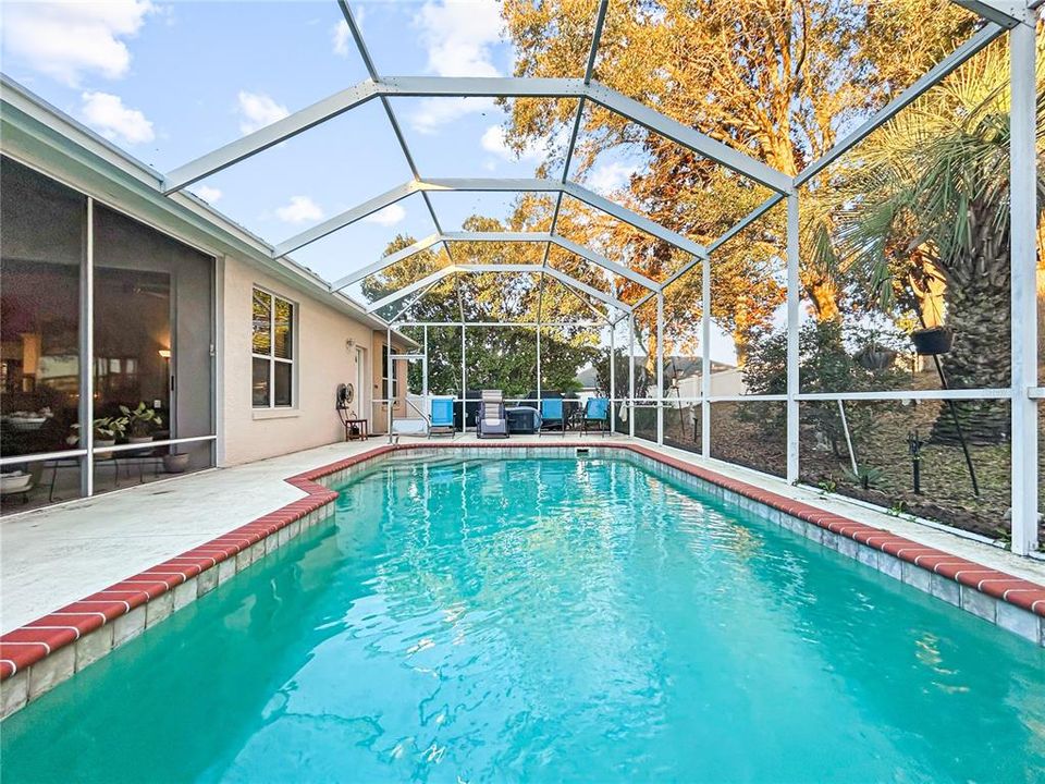 Activo con contrato: $339,900 (3 camas, 2 baños, 2060 Pies cuadrados)