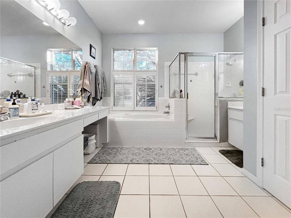 Activo con contrato: $339,900 (3 camas, 2 baños, 2060 Pies cuadrados)