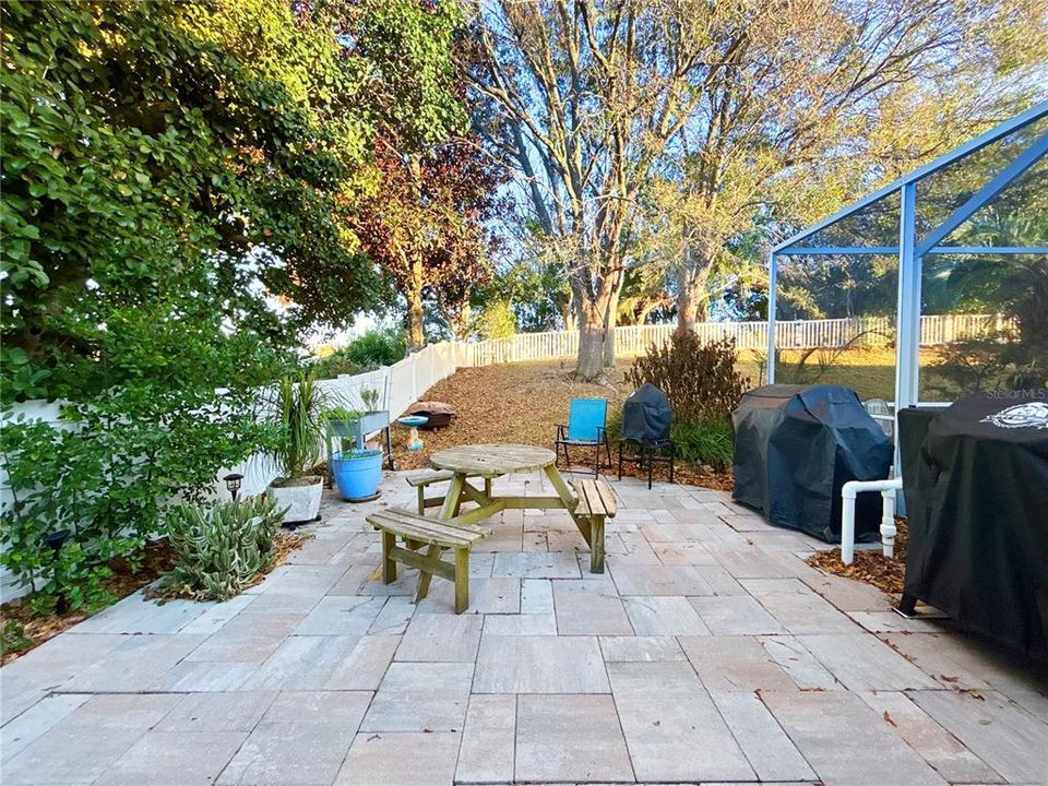 Activo con contrato: $339,900 (3 camas, 2 baños, 2060 Pies cuadrados)