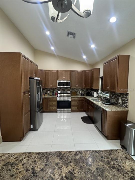 En Venta: $450,000 (4 camas, 3 baños, 1821 Pies cuadrados)