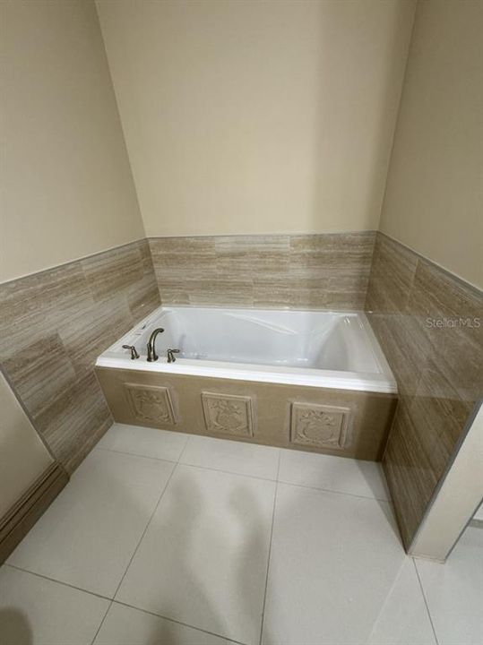 En Venta: $450,000 (4 camas, 3 baños, 1821 Pies cuadrados)