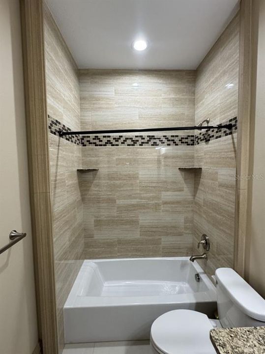 En Venta: $450,000 (4 camas, 3 baños, 1821 Pies cuadrados)