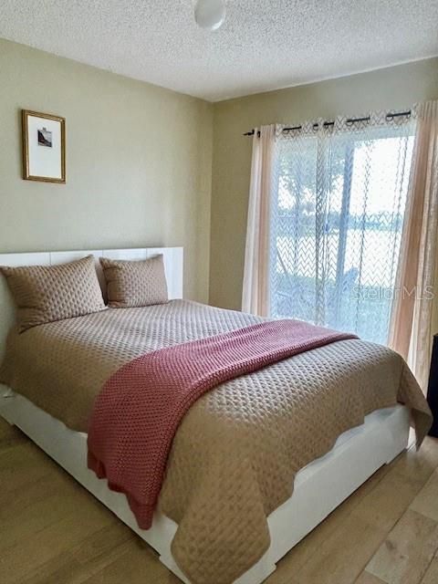 For Sale: $220,000 (2 beds, 1 baths, 750 Square Feet)