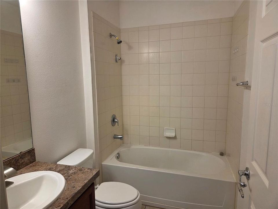 В аренду: $1,950 (3 спален, 2 ванн, 1844 Квадратных фут)