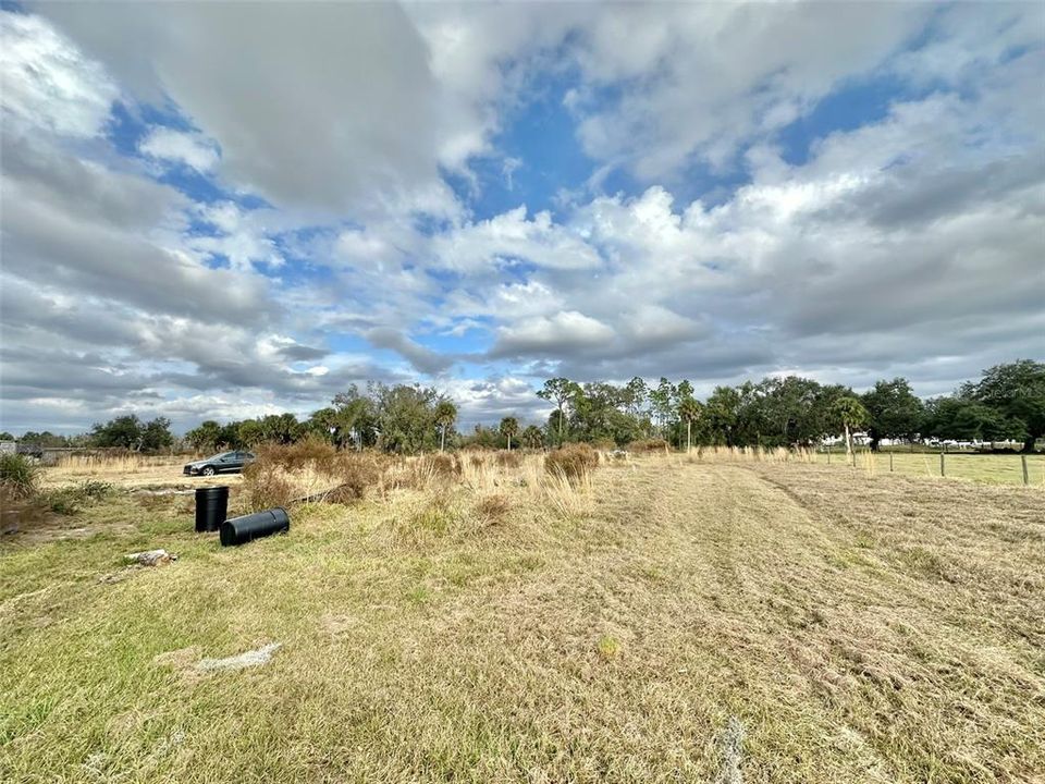 На продажу: $350,000 (6.95 acres)