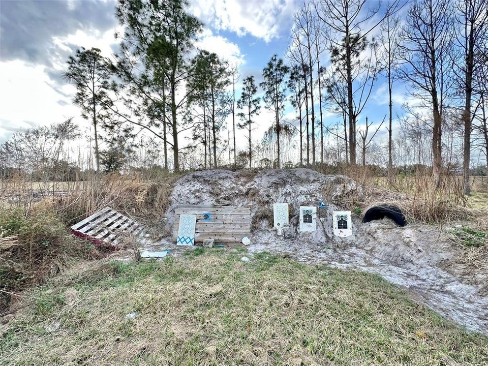 На продажу: $350,000 (6.95 acres)