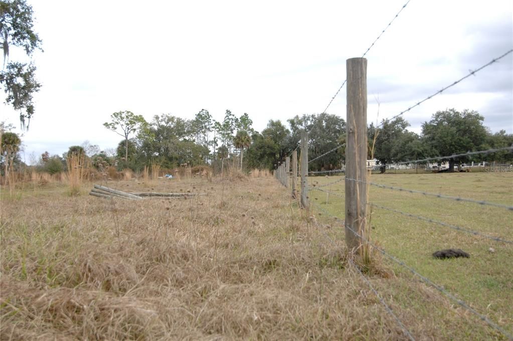 На продажу: $350,000 (6.95 acres)