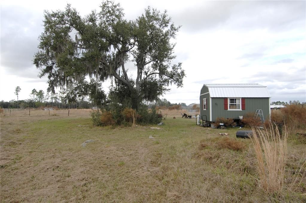 На продажу: $350,000 (6.95 acres)