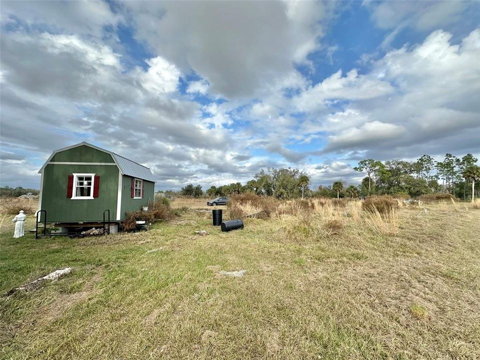 На продажу: $350,000 (6.95 acres)