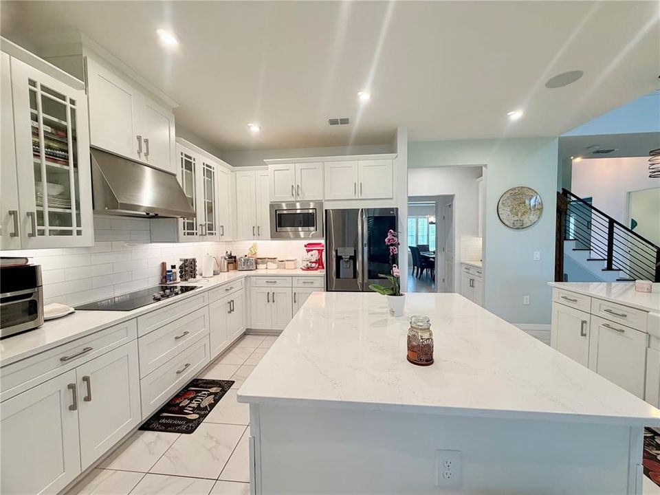 En Venta: $869,000 (5 camas, 4 baños, 4322 Pies cuadrados)