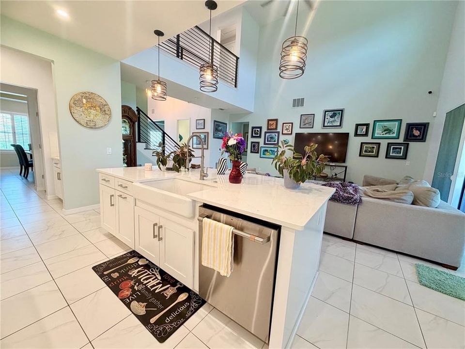 En Venta: $869,000 (5 camas, 4 baños, 4322 Pies cuadrados)