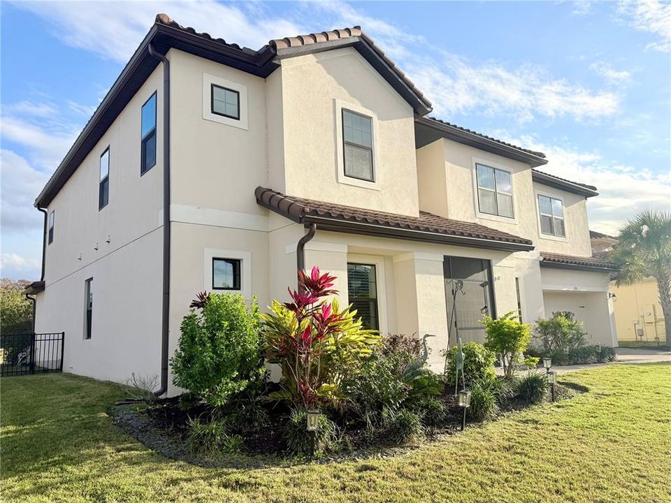 En Venta: $869,000 (5 camas, 4 baños, 4322 Pies cuadrados)