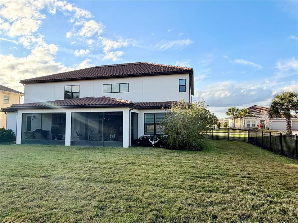 En Venta: $869,000 (5 camas, 4 baños, 4322 Pies cuadrados)