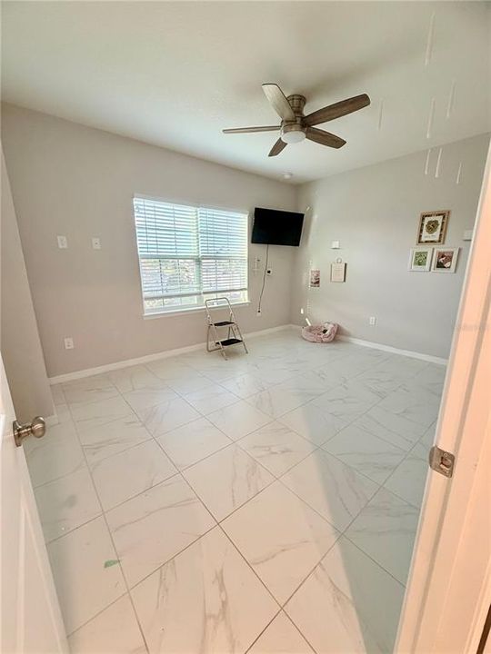 En Venta: $869,000 (5 camas, 4 baños, 4322 Pies cuadrados)