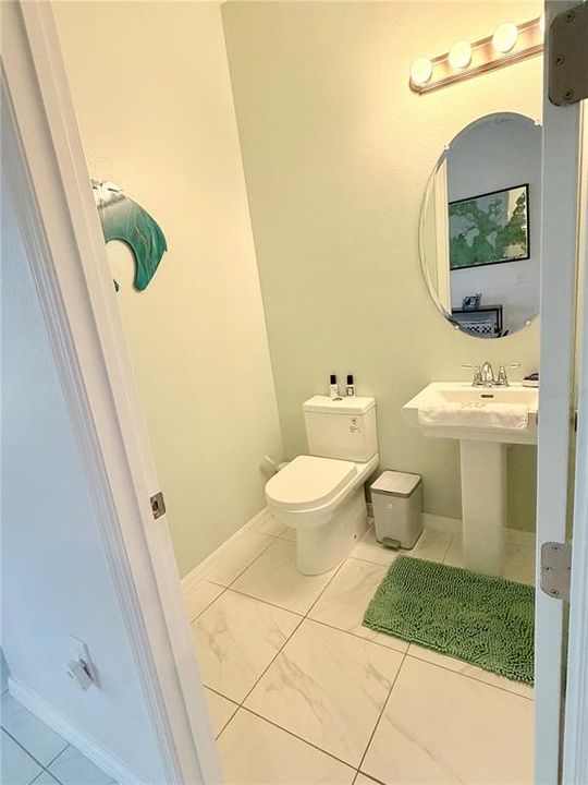 En Venta: $869,000 (5 camas, 4 baños, 4322 Pies cuadrados)