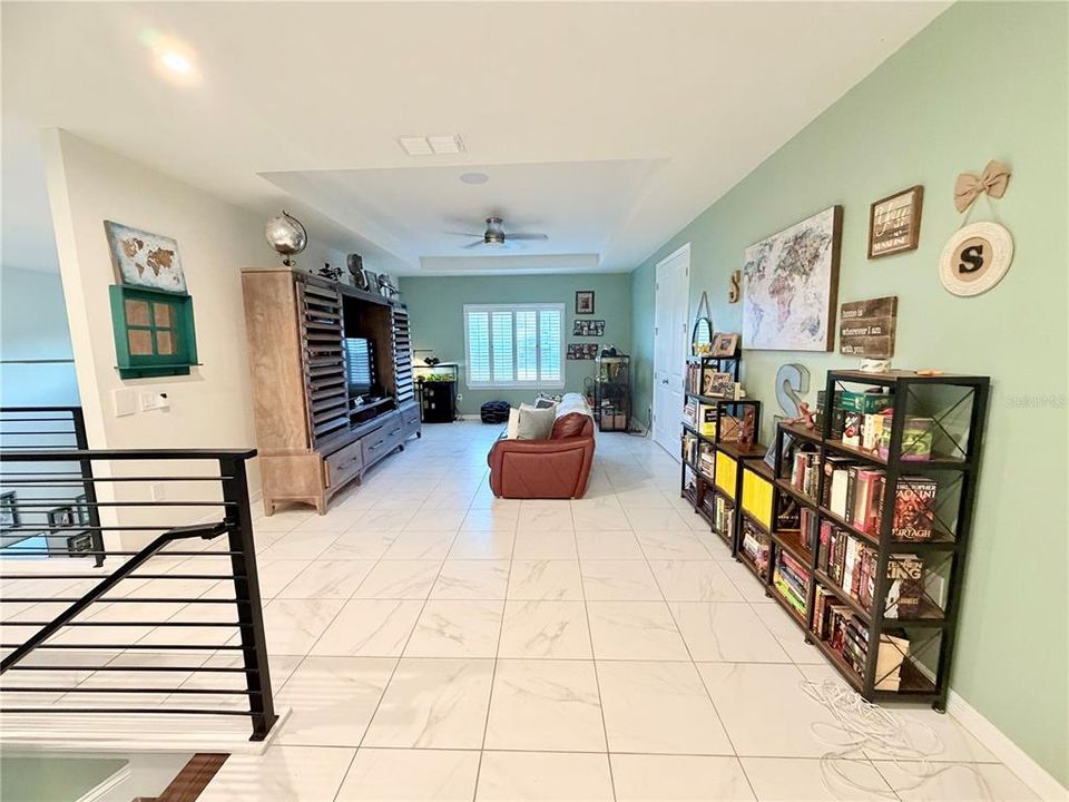 En Venta: $869,000 (5 camas, 4 baños, 4322 Pies cuadrados)