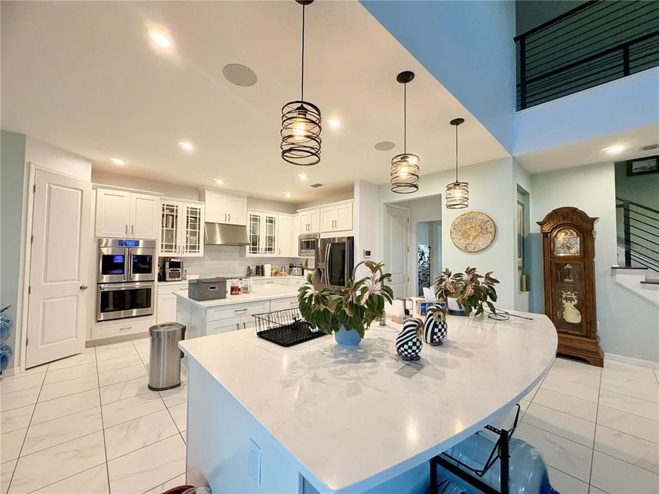 En Venta: $869,000 (5 camas, 4 baños, 4322 Pies cuadrados)
