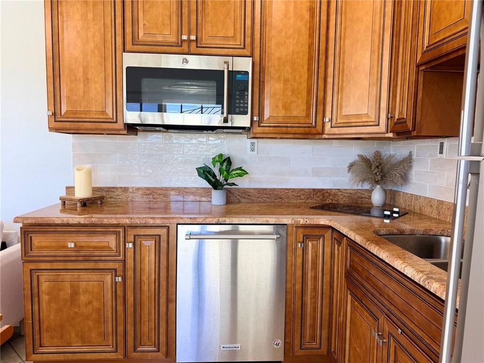 待售: $212,000 (0.15 acres)