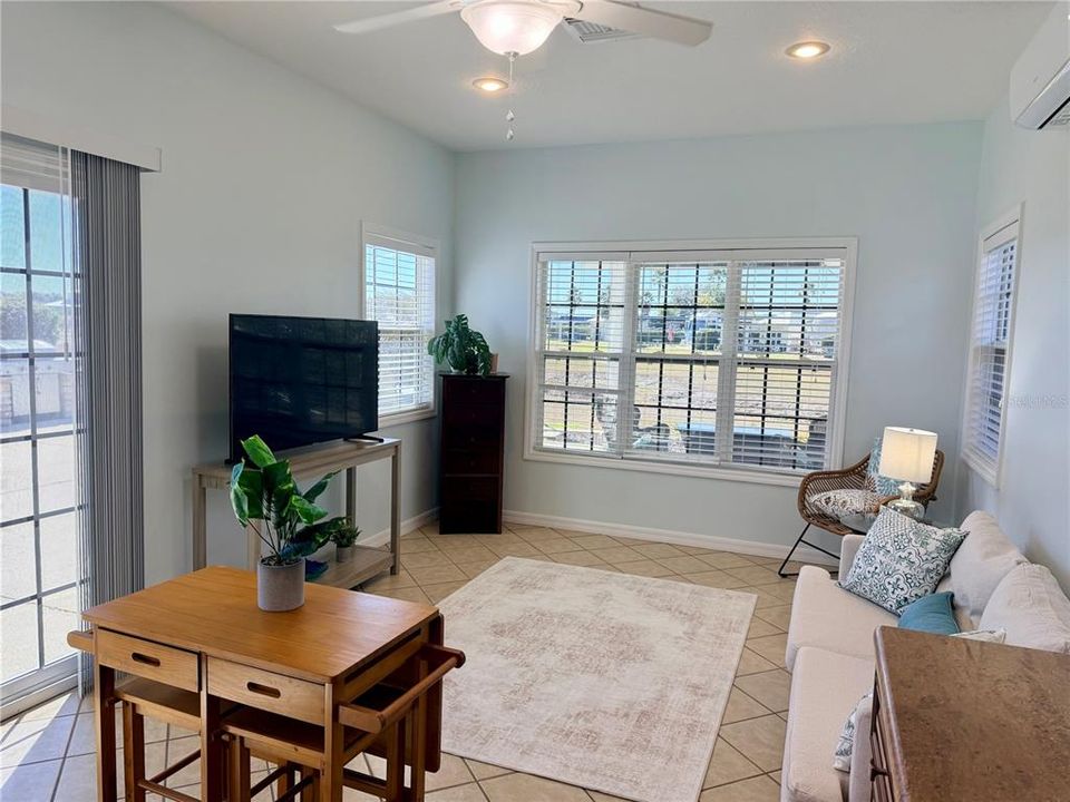 待售: $212,000 (0.15 acres)