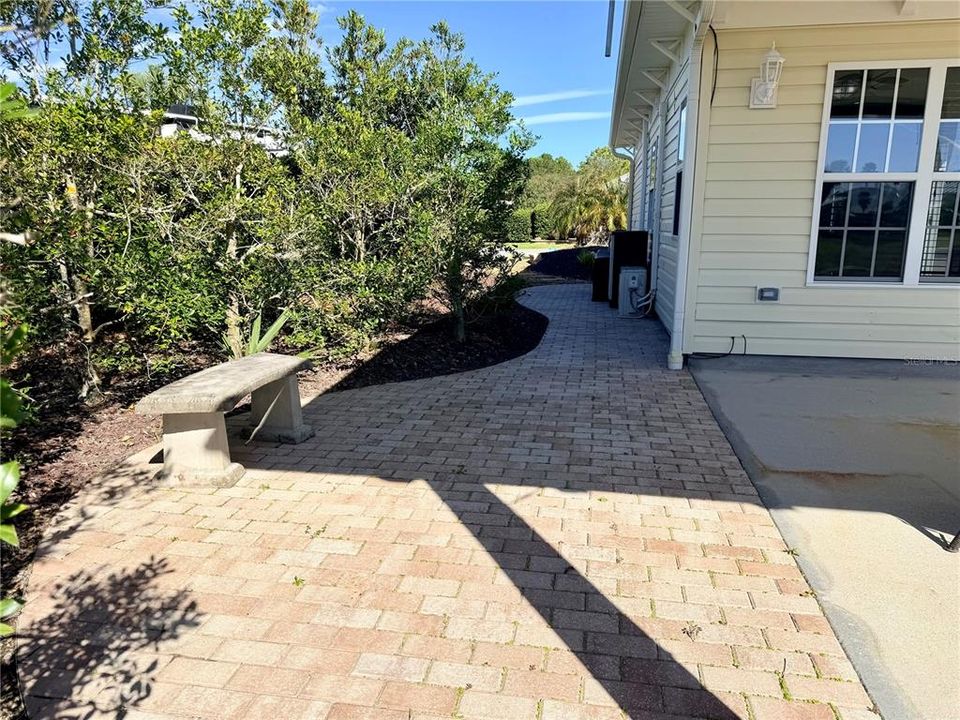 待售: $212,000 (0.15 acres)