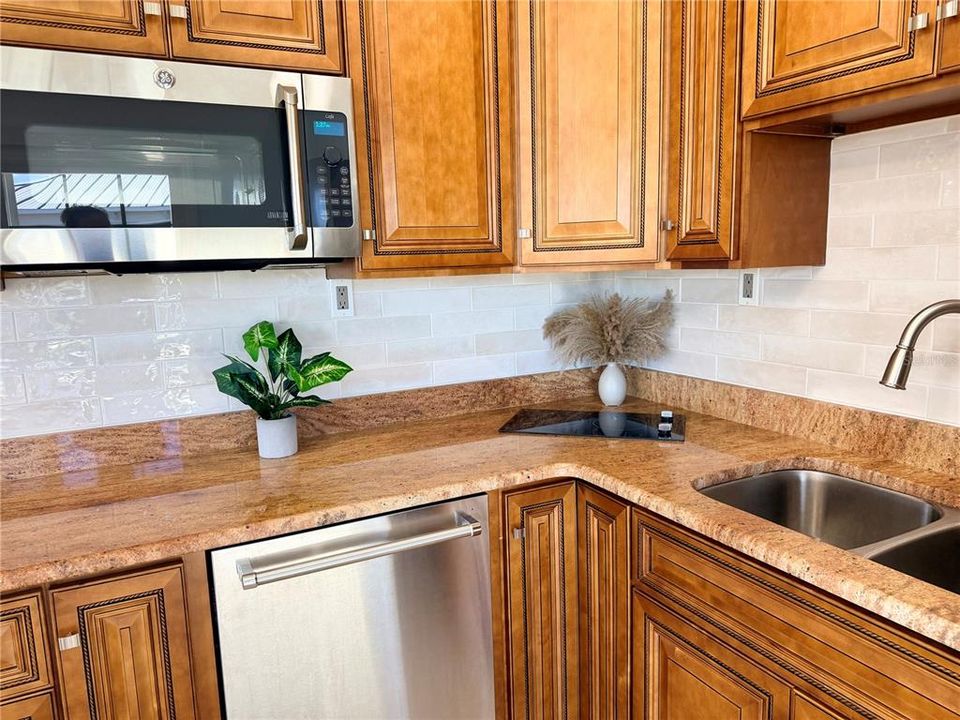 待售: $212,000 (0.15 acres)