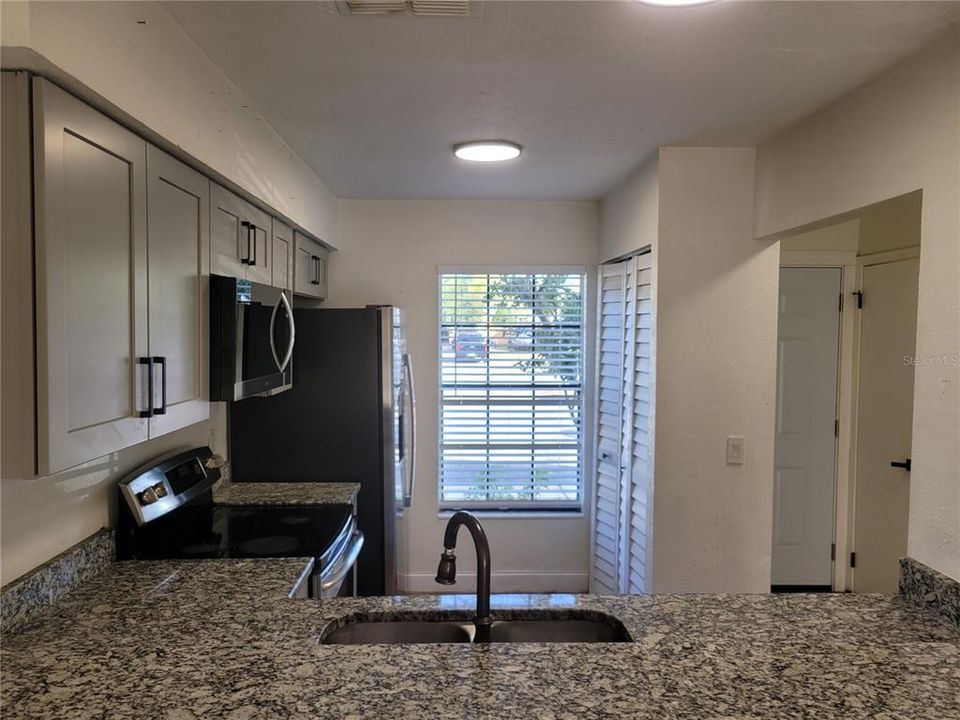 В аренду: $1,695 (2 спален, 2 ванн, 1052 Квадратных фут)