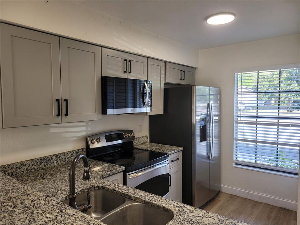 В аренду: $1,695 (2 спален, 2 ванн, 1052 Квадратных фут)