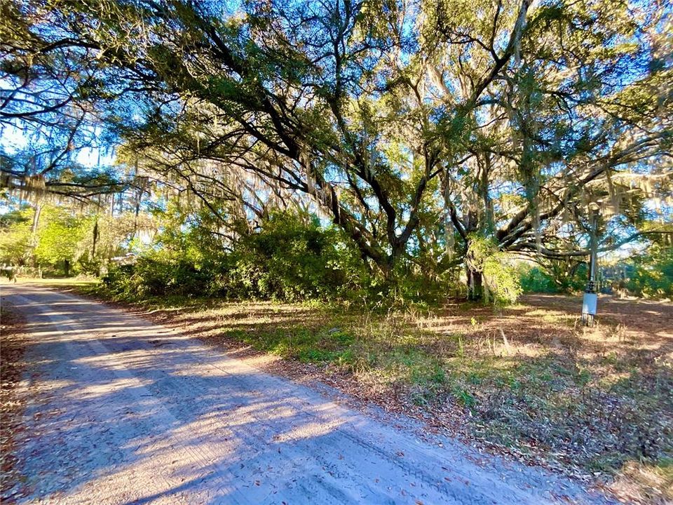 待售: $11,499 (0.23 acres)