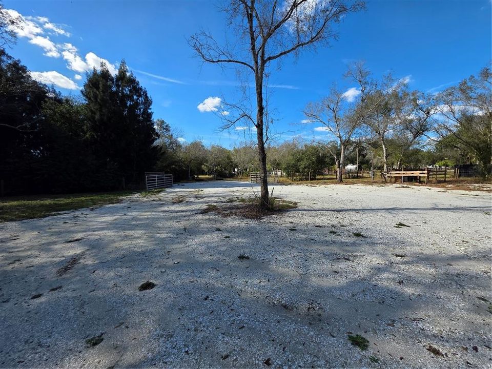 待售: $114,000 (1.45 acres)
