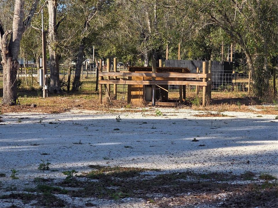 待售: $114,000 (1.45 acres)