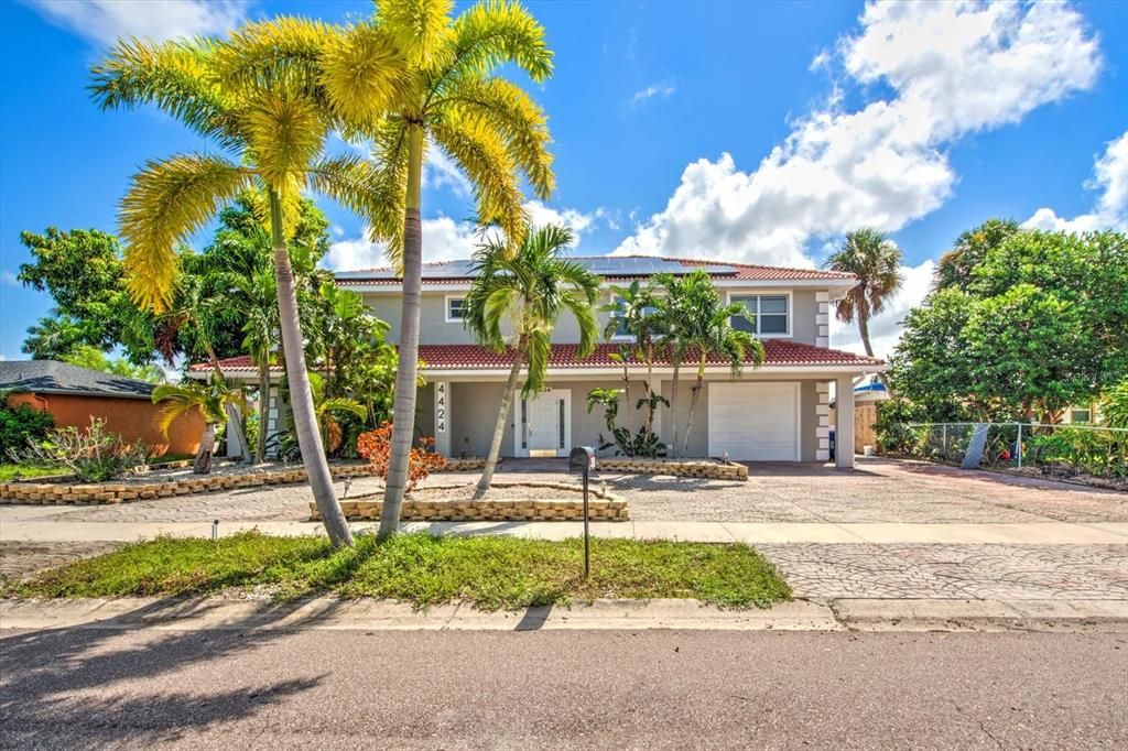 En Venta: $720,000 (6 camas, 3 baños, 3993 Pies cuadrados)