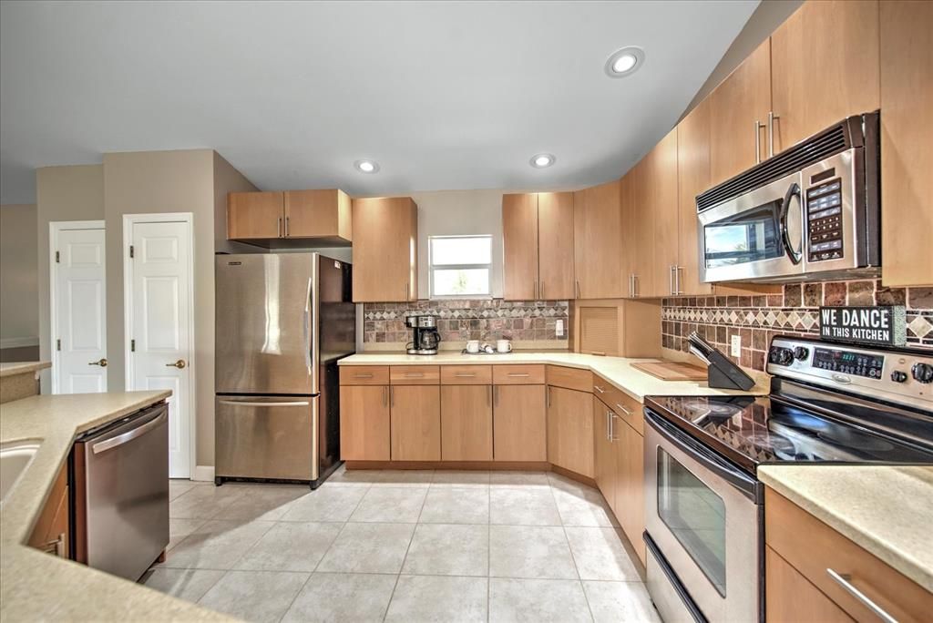 En Venta: $720,000 (6 camas, 3 baños, 3993 Pies cuadrados)