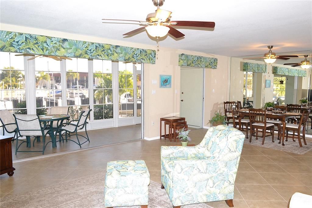 Activo con contrato: $389,500 (3 camas, 2 baños, 1682 Pies cuadrados)