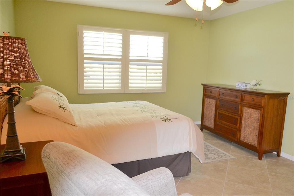 Activo con contrato: $389,500 (3 camas, 2 baños, 1682 Pies cuadrados)