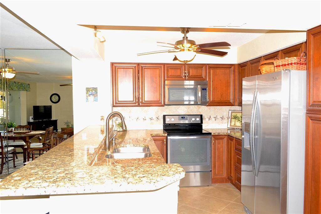 Activo con contrato: $389,500 (3 camas, 2 baños, 1682 Pies cuadrados)