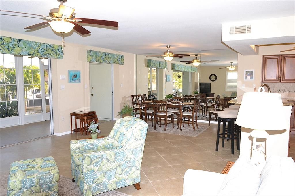 Activo con contrato: $389,500 (3 camas, 2 baños, 1682 Pies cuadrados)