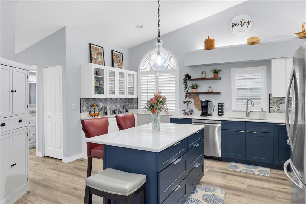 Active With Contract: $439,900 (3 beds, 2 baths, 1659 Square Feet)