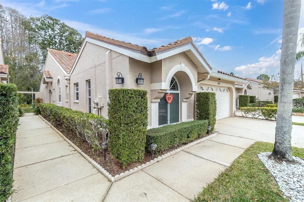Active With Contract: $439,900 (3 beds, 2 baths, 1659 Square Feet)