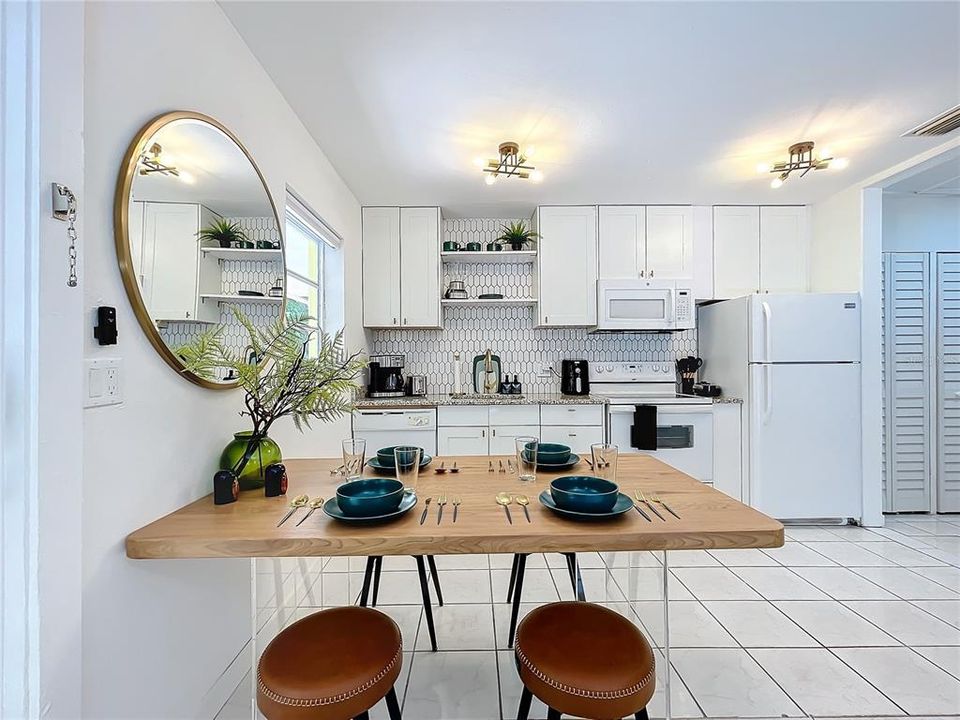 Active With Contract: $700,000 (4 beds, 0 baths, 1400 Square Feet)