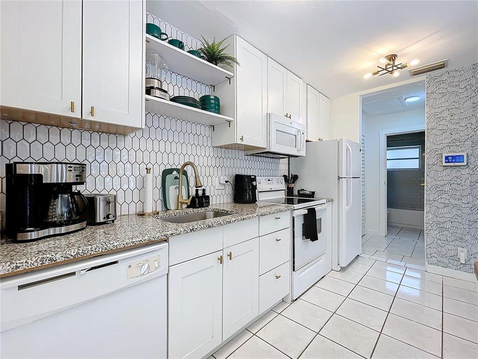 Active With Contract: $700,000 (4 beds, 0 baths, 1400 Square Feet)