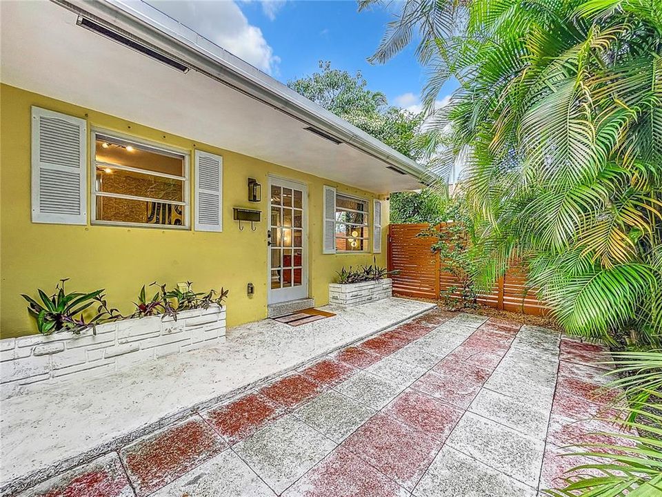 Active With Contract: $700,000 (4 beds, 0 baths, 1400 Square Feet)