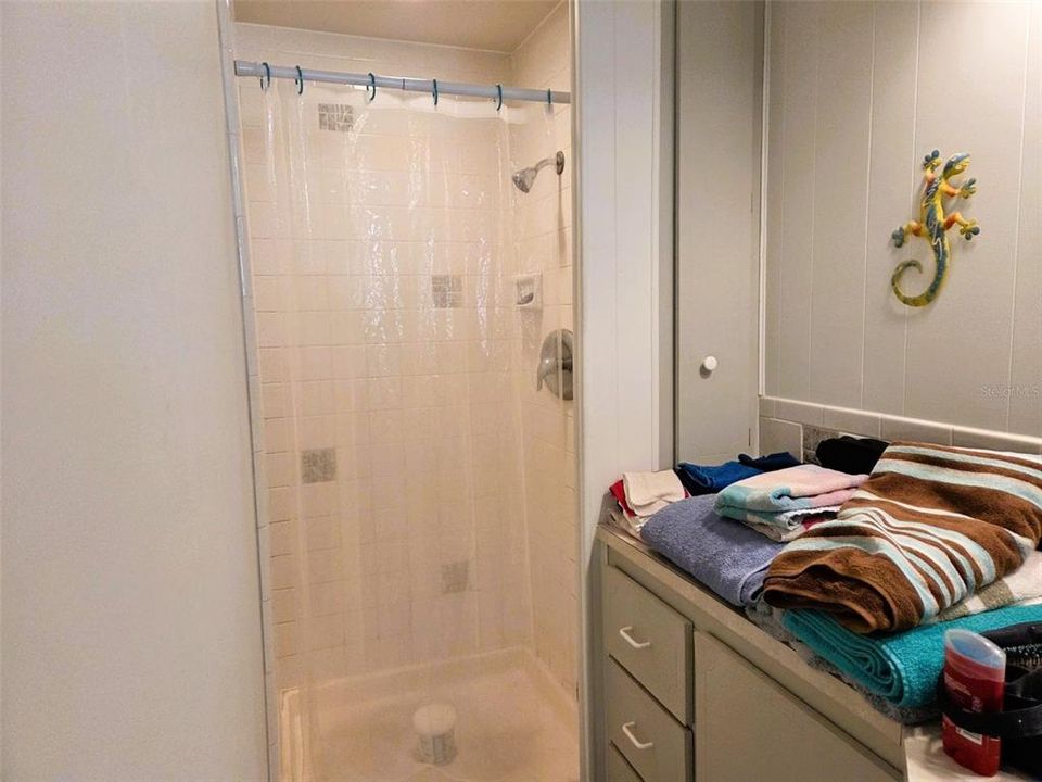 Activo con contrato: $125,900 (2 camas, 2 baños, 1065 Pies cuadrados)