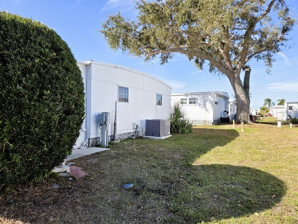Activo con contrato: $125,900 (2 camas, 2 baños, 1065 Pies cuadrados)