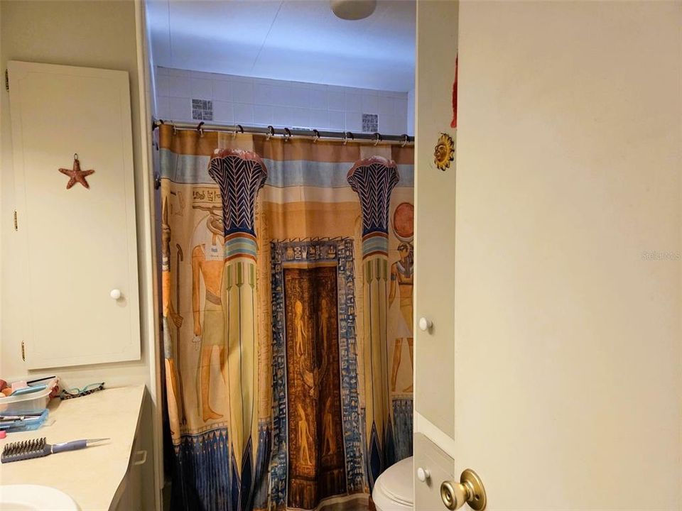 Activo con contrato: $125,900 (2 camas, 2 baños, 1065 Pies cuadrados)